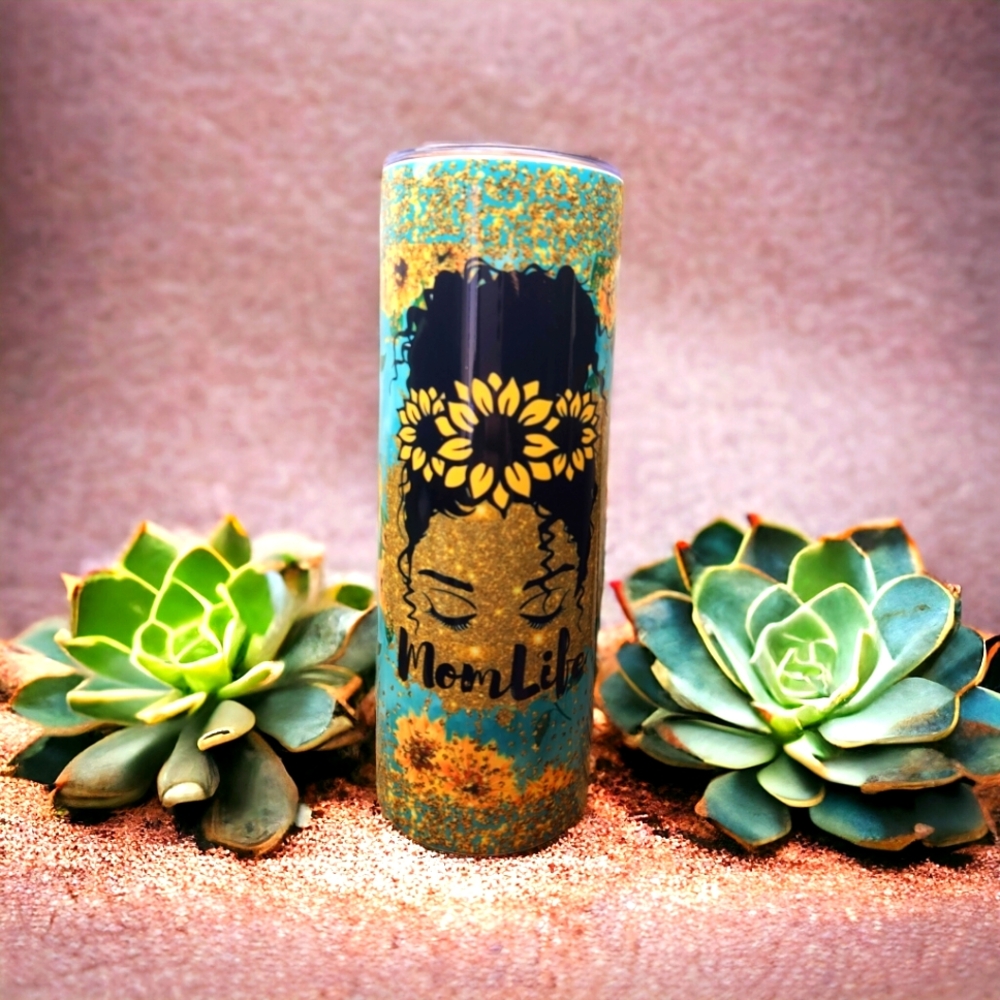 New. 20oz. Mom Life Tumbler
